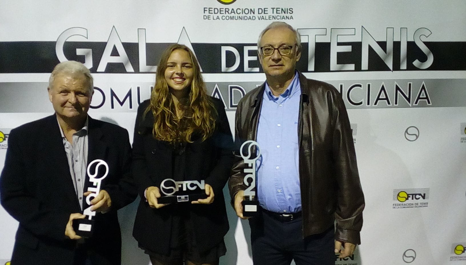 Derek Petken, Silvia Bordes y Vicente Devesa