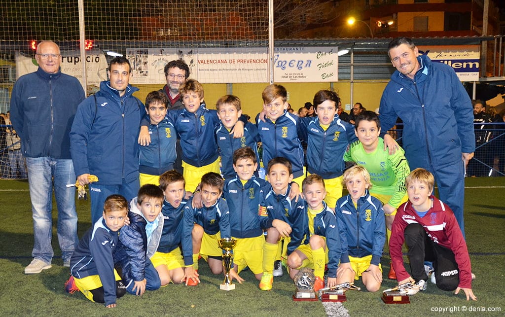 Equipo Benjamin de la EM FB Dénia Campeón