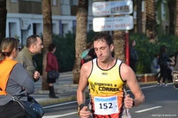 Franc López en la zona del puerto