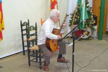 Joaquín Boscá con su guitarra