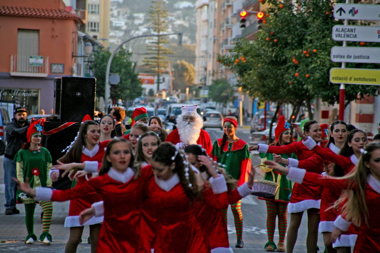 Papa Noel subiendo por la calle Diana