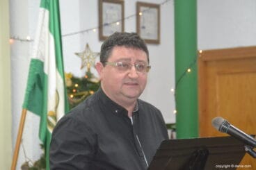 Pep Calero explicando su obra