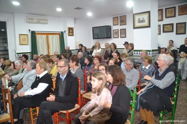 publico asistente al acto