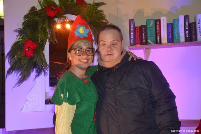 Tito con un elfo