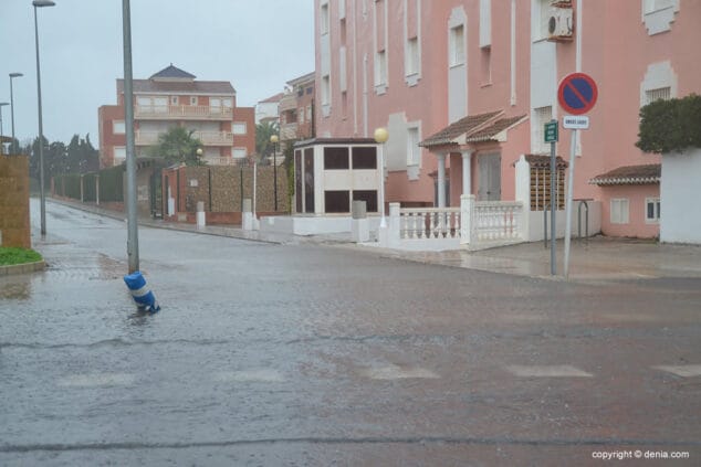 Aemet decreta la alerta roja en toda la comarca 19 una urbanizacion en les marines