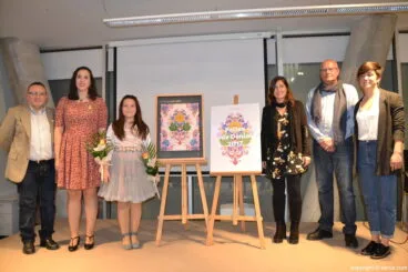 Autoridades locales y falleras en la presentación del cartel de fallas 2017