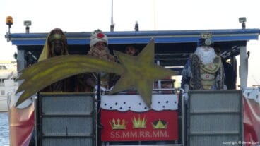 Cabalgata Reyes Magos Dénia 2017 – Los Reyes en el barco