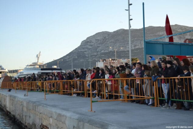 18 cabalgata reyes magos denia 2017 esperando a los reyes