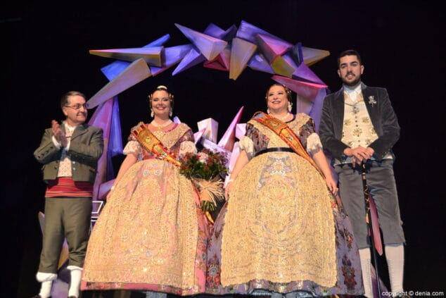 Baix la Mar navega en un mar de emociones para presentar a Silvia Chornet como fallera mayor 22 21 presentacion baix la mar 2017 con los cargos 2016