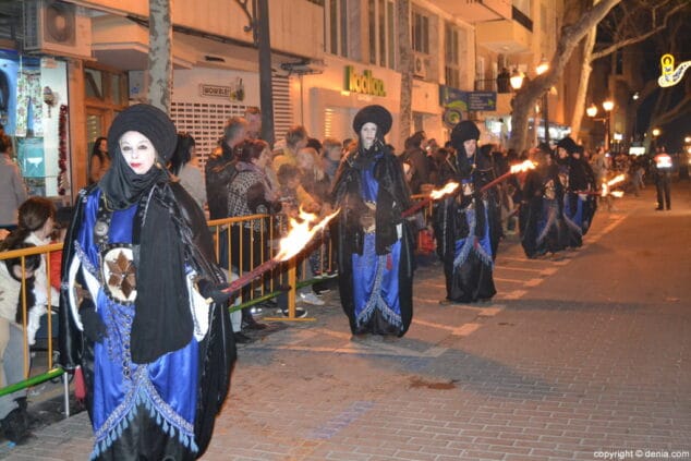 46 cabalgata reyes magos denia 2017 antorcheros de melchor
