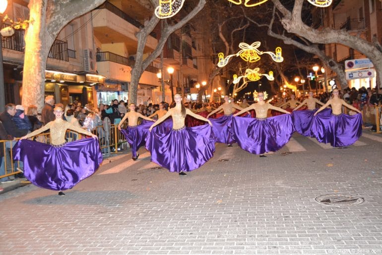 Cabalgata Reyes Magos Dénia 2017 - Ballet de babylon