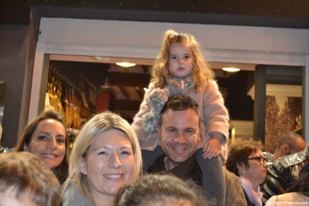 79 cabalgata reyes magos denia 2017 publico