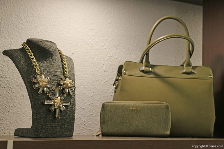 BLANNES complementos