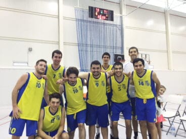 carlos vila con sus chicos del equipo zonal