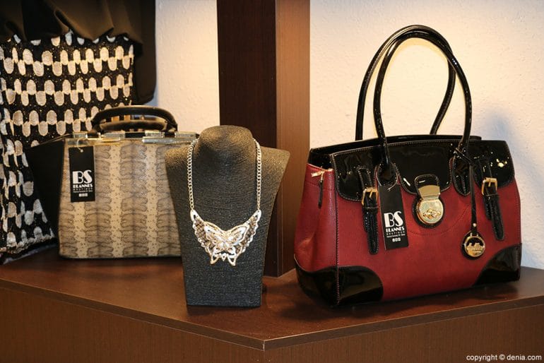 Collar Blannes Boutique