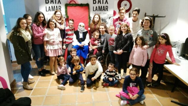 comision infantil de baix la mar con el paje