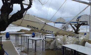 Destrozos del temporal en el restaurante Bona Platja