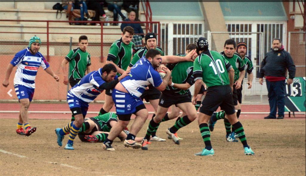 el dianense javi moya con la pelota