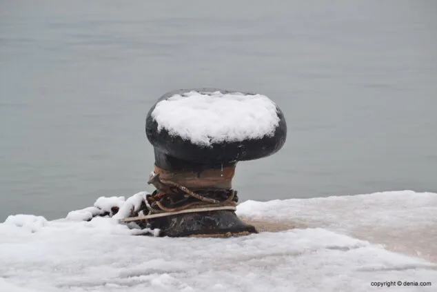 Estampa de Dénia tras la intensa nevada caída a primera hora de la mañana 38 estampa marinera con nieve