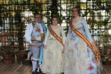 Las Falleras Mayores de Dénia y el Presidente de la Junta Local Fallera en Madrid