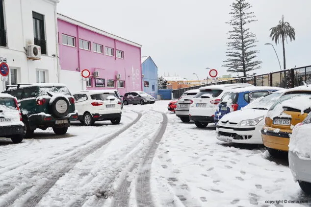 Estampa de Dénia tras la intensa nevada caída a primera hora de la mañana 50 llunatics nevado