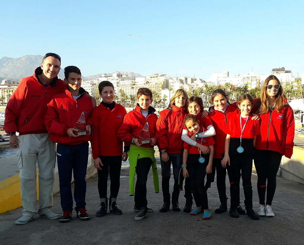 El regatista Gabriel González del Real Club Náutico Dénia fue tercero en Benidorm 2 regatistas del real club nautico denia en benidorm