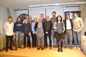 representantes de los clubes organizadores