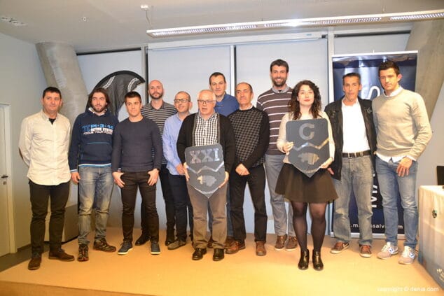 representantes de los clubes organizadores