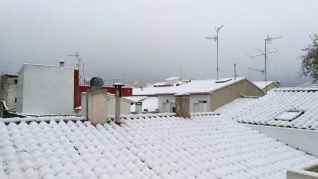 Estampa de Dénia tras la intensa nevada caída a primera hora de la mañana 99 tejados blancos en denia