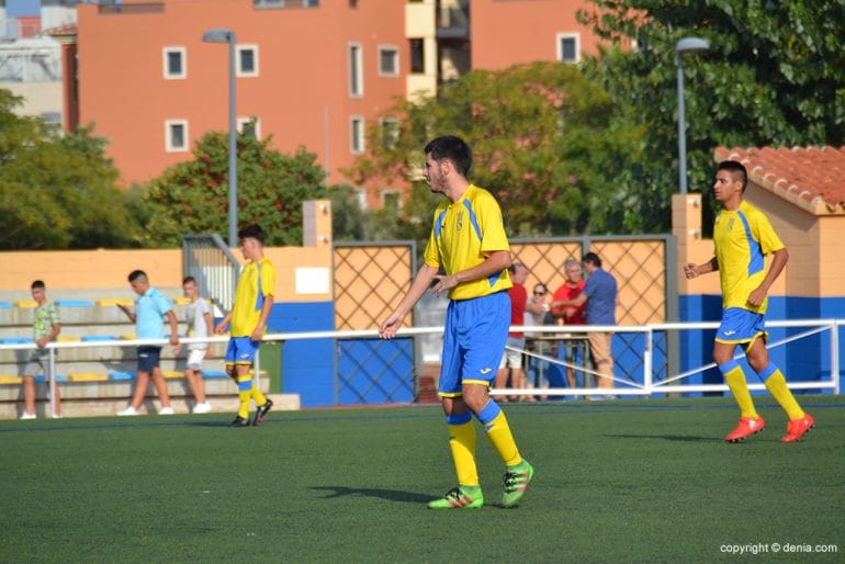 Varios jugadores del juvenil dianense