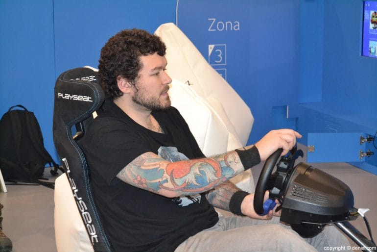Thous jugando en la HYPE Station de Portal de la Marina