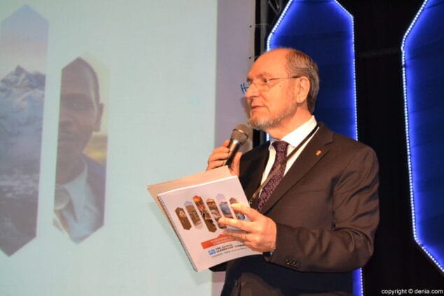 04 jorge pastor durante la inauguracion de la cumbre internacional de liderazgo