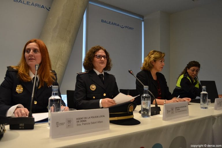 Mesa de debate sobre el papel de la mujer en la Policía Local