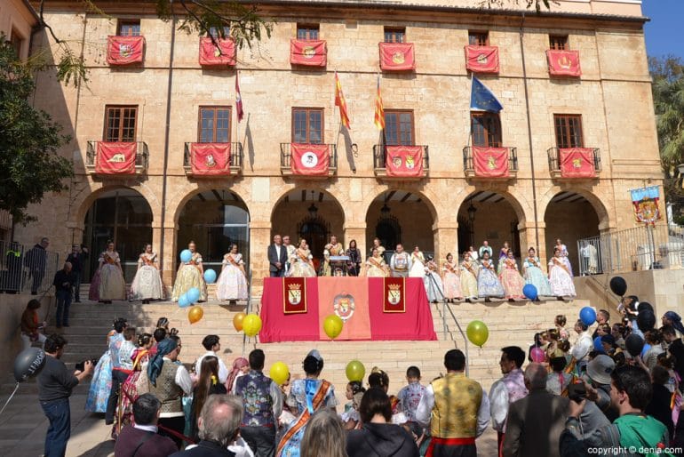 Crida y pregón fallas 2017 - Ambiente en la plaza