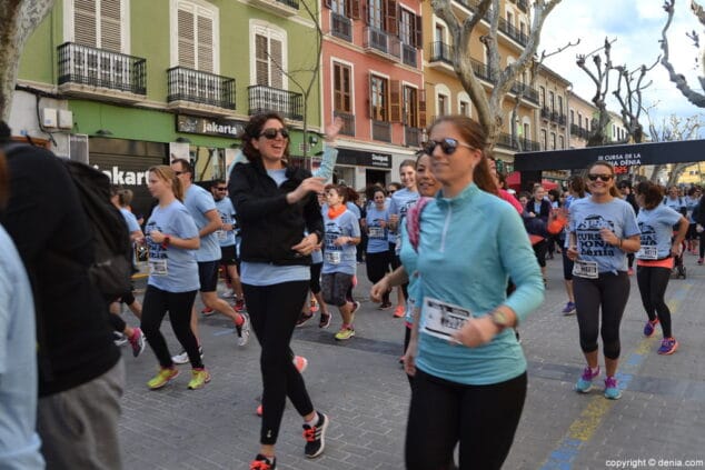21 iii cursa de la dona denia salida de los participantes