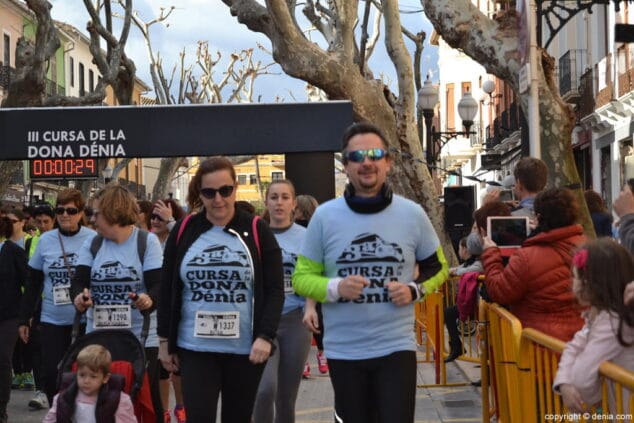 22 iii cursa de la dona denia salida de los participantes