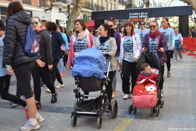 24 iii cursa de la dona denia salida de los participantes