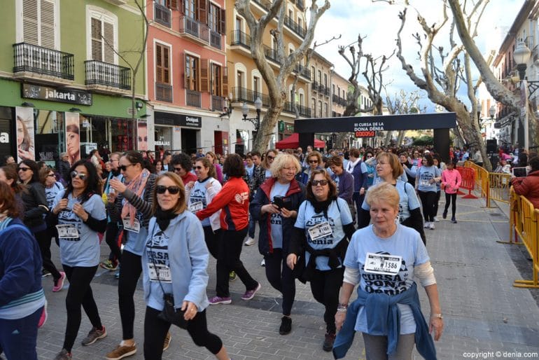 III Cursa de la Dona Dénia - Salida de los participantes