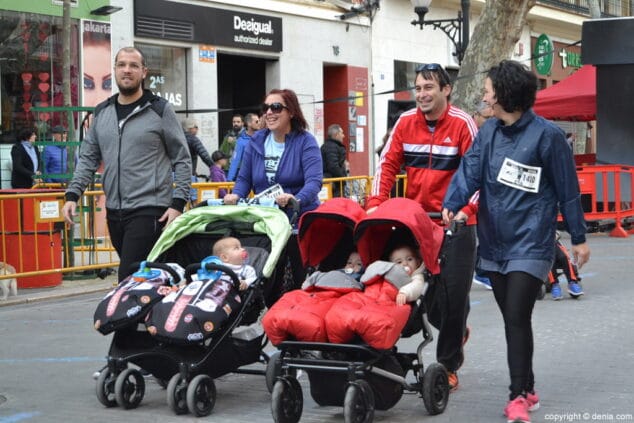 36 iii cursa de la dona denia salida de los participantes