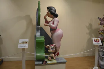 Ninot de la falla París Pedrera 2017