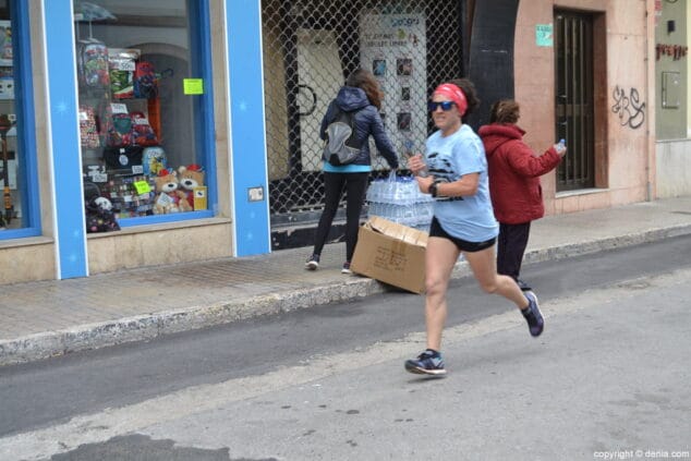 39 iii cursa de la dona denia paso por la calle la mar