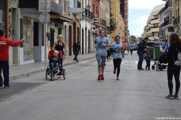 53 iii cursa de la dona denia paso por la calle la mar