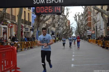 III Cursa de la Dona Dénia – Llegada de corredores