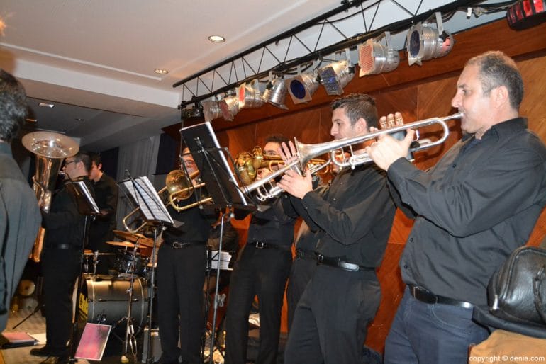 Cena de gala Mig Any 2017 - Cachorras Band