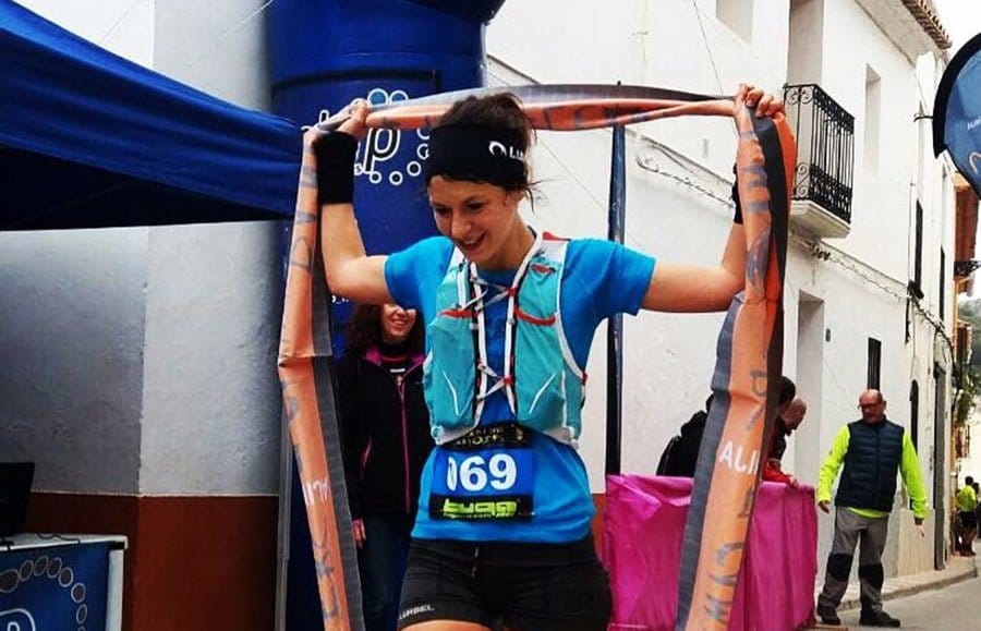 aida perez entrando en meta