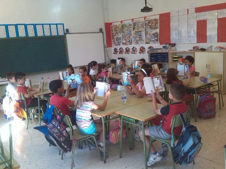 Alumnos en el colegio Cervantes