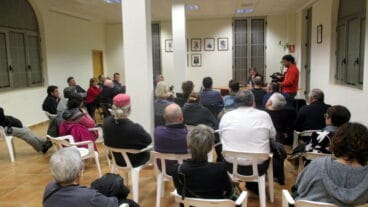 Asistentes a la charla de Jesús Pobre