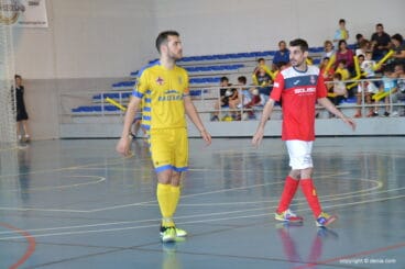 blai junto a un defensor