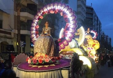 carroza de campaments en la cabalgata de gandia