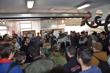 Charla sobre automoción en el María Ibars